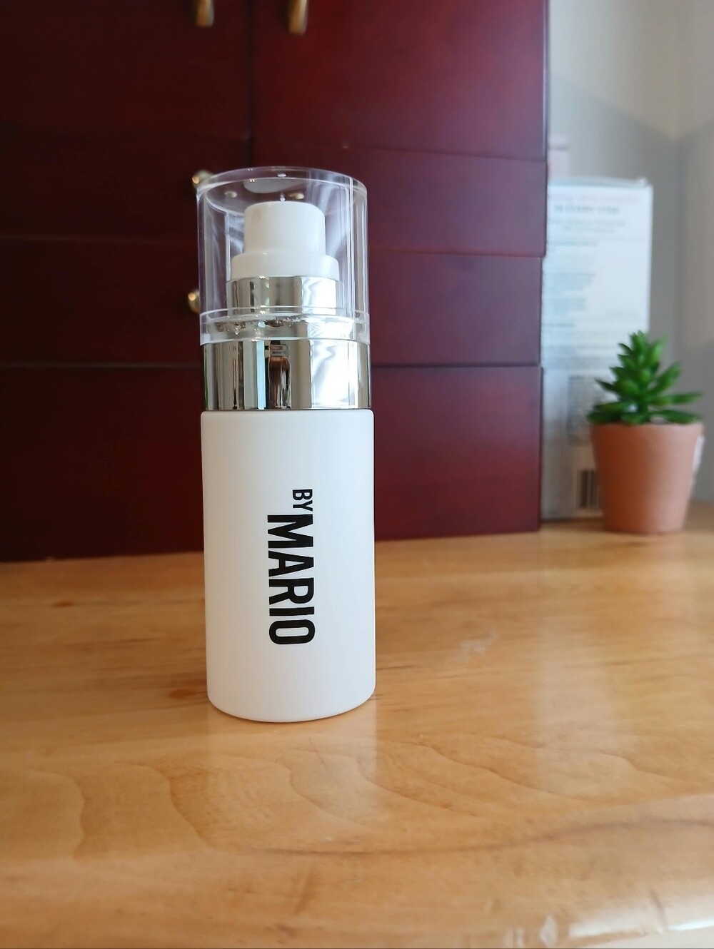 Surrealskin Soft Setting Spray By Mario.